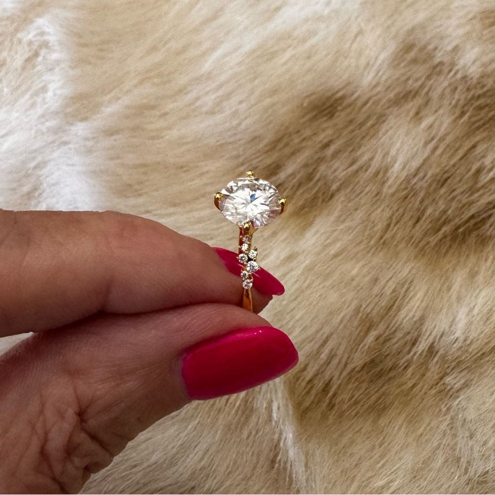 Gorgeous NWOT gold-plated engagement ring 5.5 - Picture 7 of 11